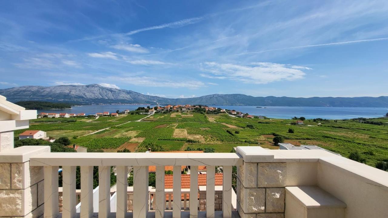 Villa Apartments Mate Cebalo Lumbarda Exterior photo